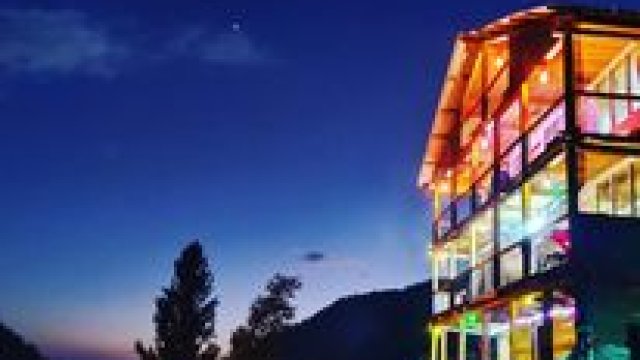 Royal Himalayan Cafe & Camping - Trvldy (12)